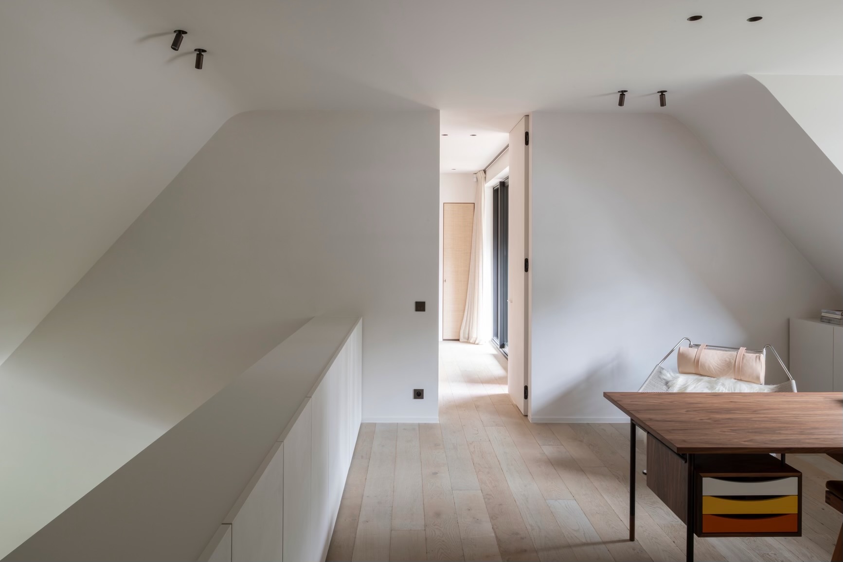 Minimal interior space prepared for managed cleaning